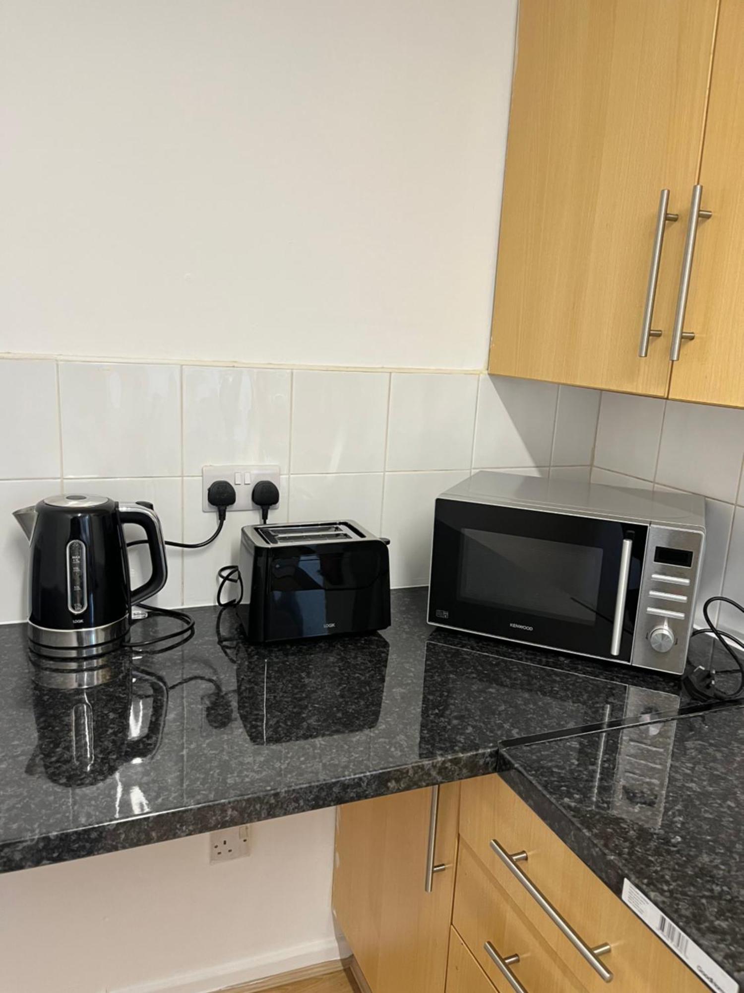 Kettering Service Accomodation 2Brh Freeparking Wifi Smart Tv Tea & Coffee Exterior photo